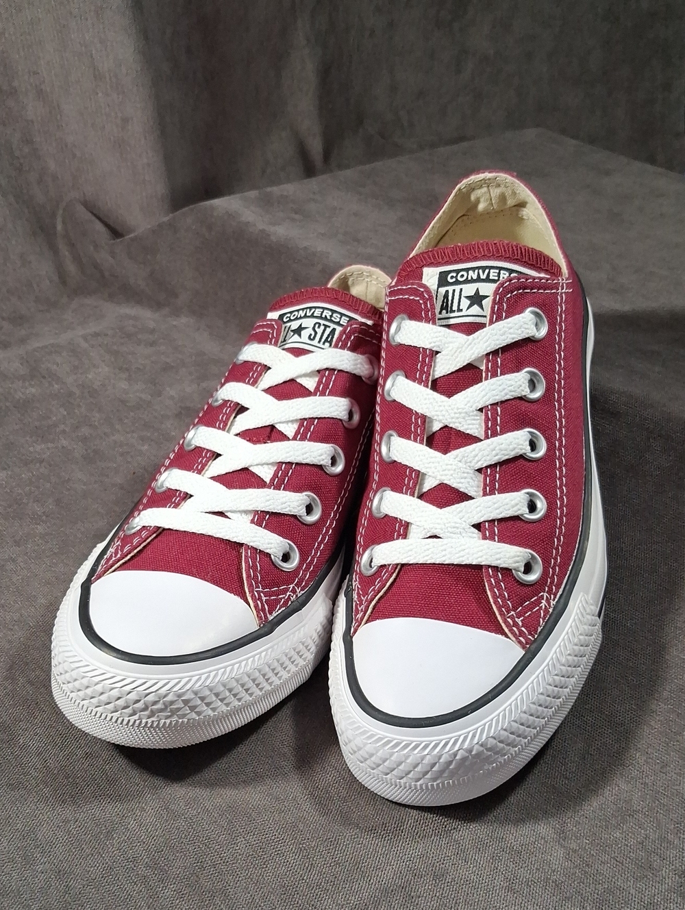Converse Chuck Taylor All Star Maroon Ox Low Lace Up Sneakers NEAR NEW US 5